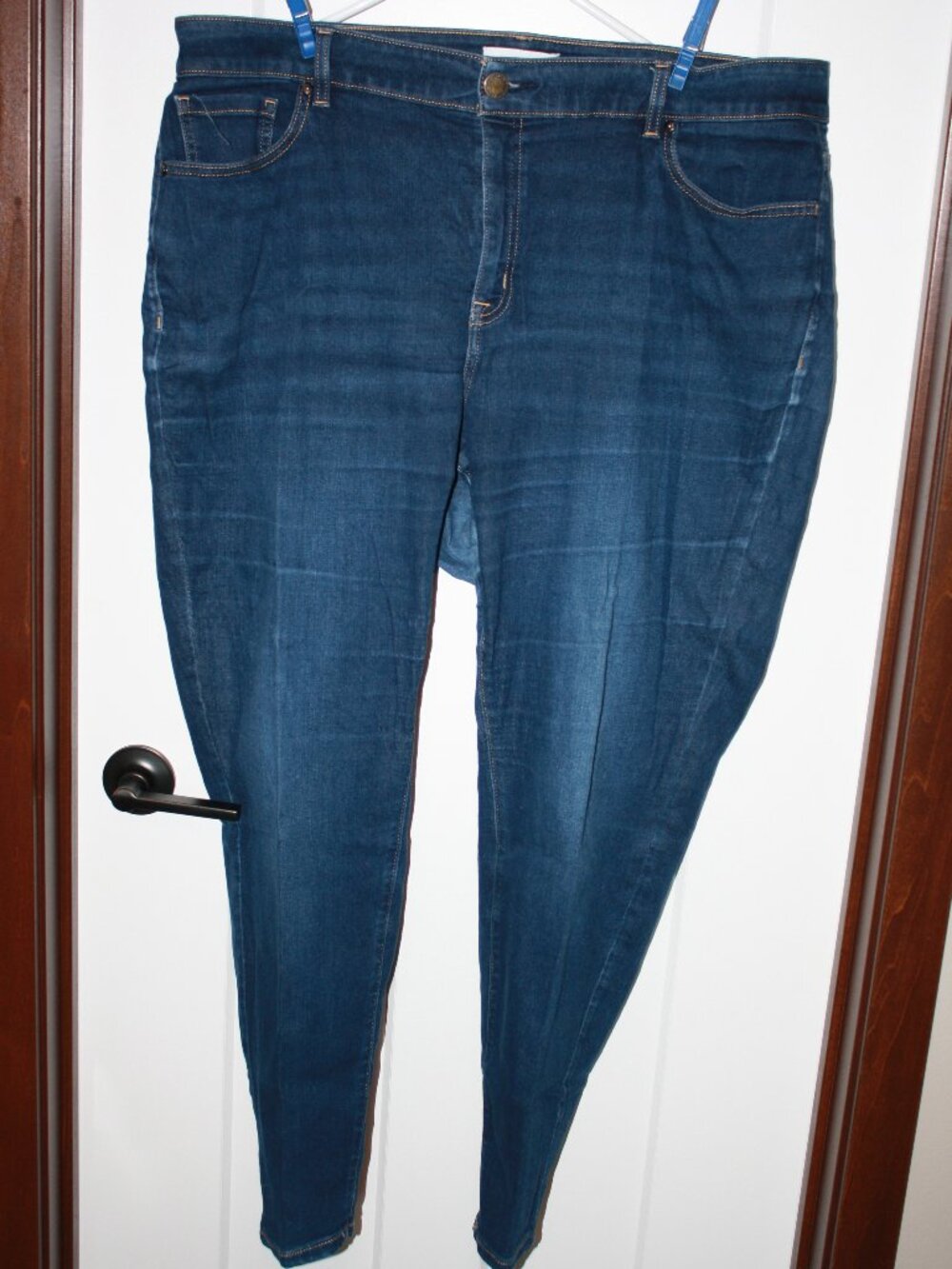 Lane Bryant, Signature fit skinny high-rise jeans. Size 22